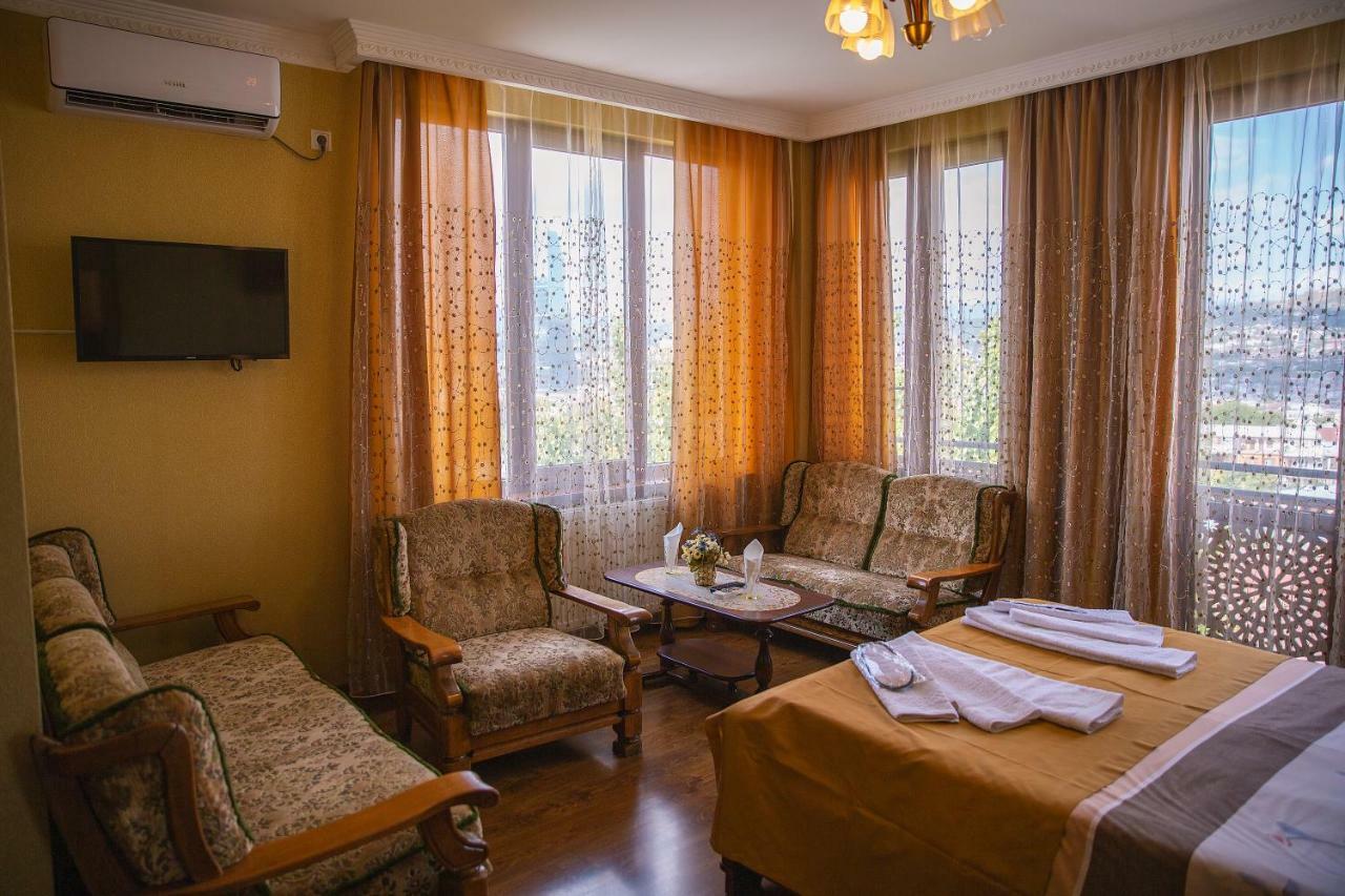 Family Hotel Parajanov Tbilisi Zewnętrze zdjęcie